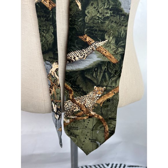 Wembley Endangered Species Made in USA Tie  OS Greens  Animals Silk - Picture 11 of 16